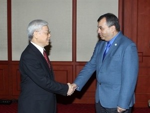 Party General Secretary Nguyen Phu Trong (L) welcomes IPU President Saber Chowdhury (Photo: VNA)